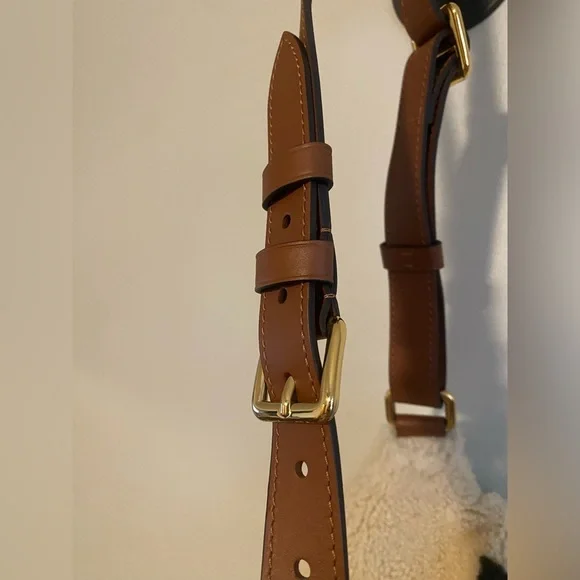 Louis Vuitton 2019 Monogram Giant Teddy Fleece Bumbag - Picture 12 of 16